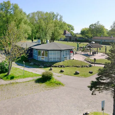 Am Gutspark Drankse Sonnenaufgang Und Sonnentag * 드란스케