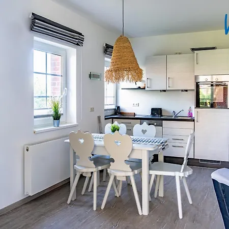 Am Gutspark Drankse Sonnenaufgang Und Sonnentag 아파트 *