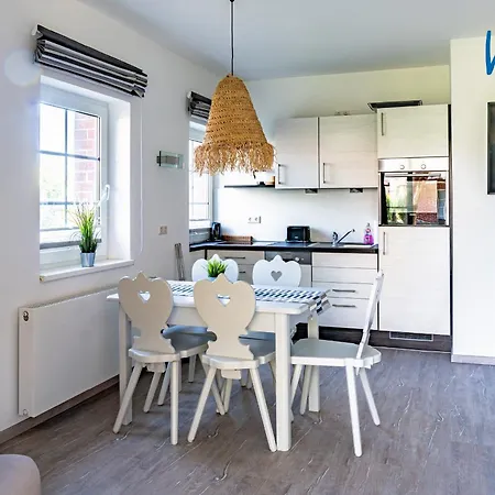 Am Gutspark Drankse Sonnenaufgang Und Sonnentag Apartment Dranske