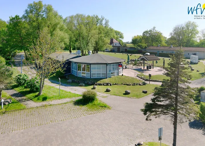 Am Gutspark Drankse Sonnenaufgang Und Sonnentag * Dranske